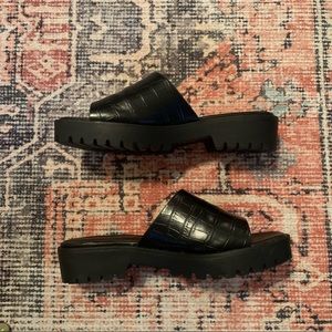 Dirty Laundry Respect Sandals - 90s vibe slides